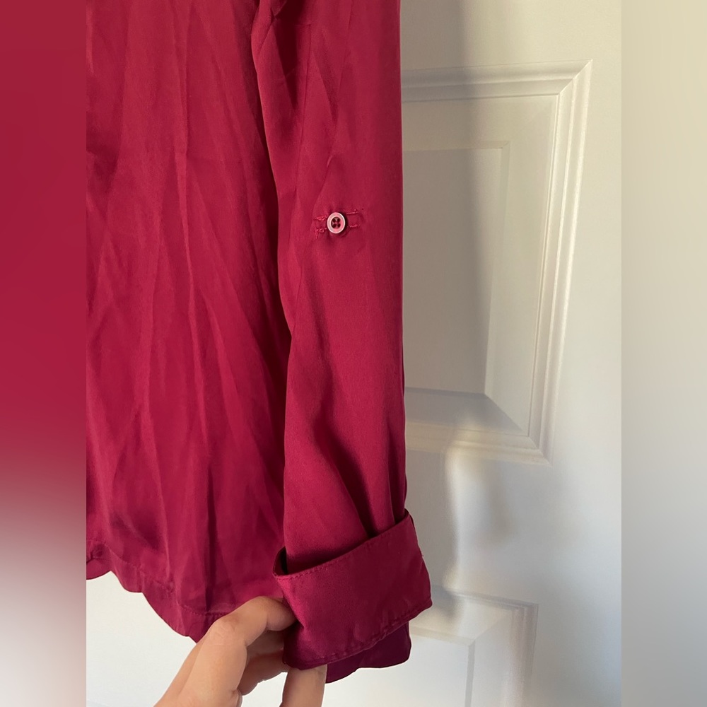 Lauren James- Burgundy Scallop Hem Long Sleeve Blouse- Size Medium - Picture 6 of 8
